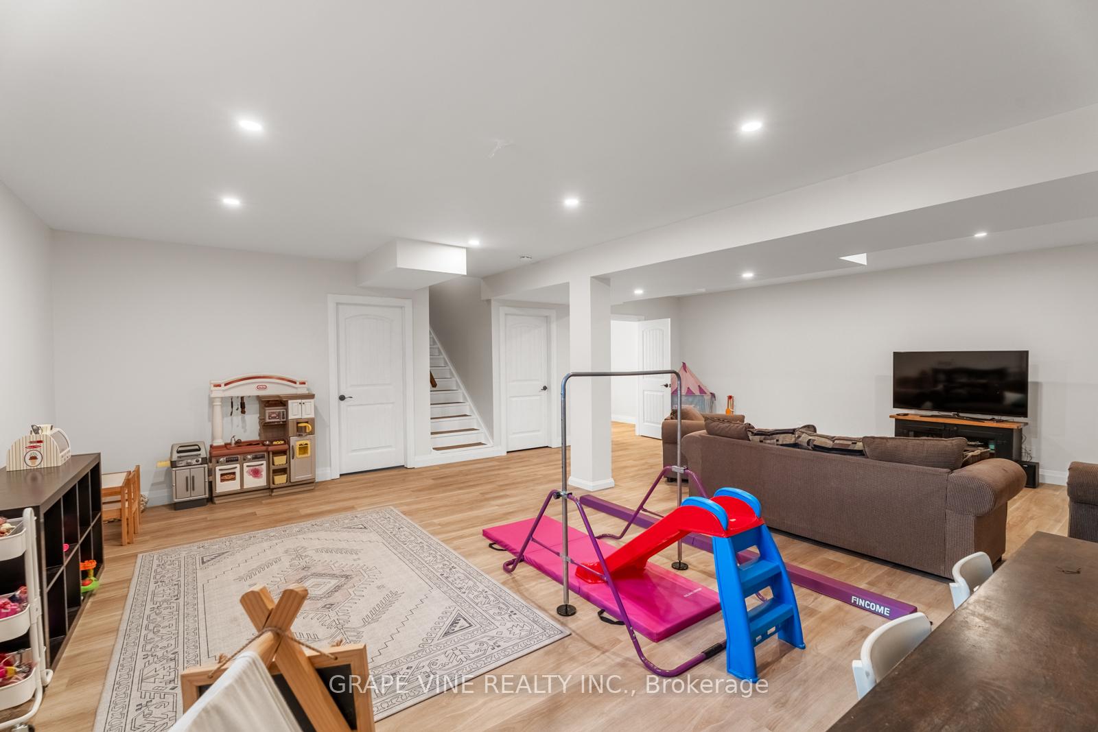 Photo 27 of 8055 Craig Farm Drive, Ottawa, Metcalfe — HOMEH