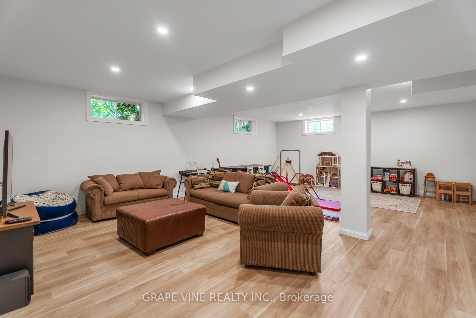 Photo 28 of 8055 Craig Farm Drive, Ottawa, Metcalfe — HOMEH