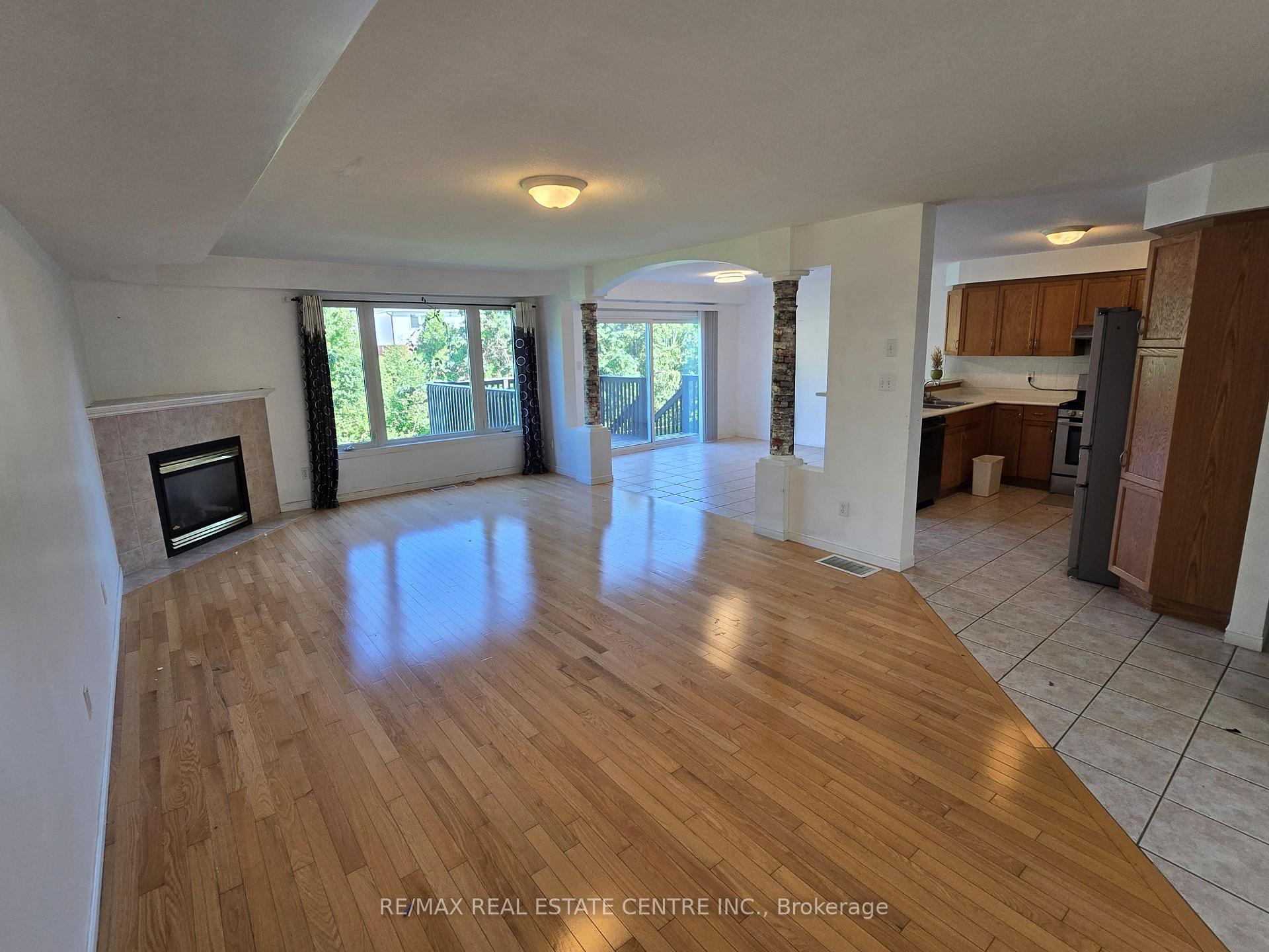 Photo 3 of 84 Marsh Crescent, Guelph, Pineridge/Westminster Woods — HOMEH