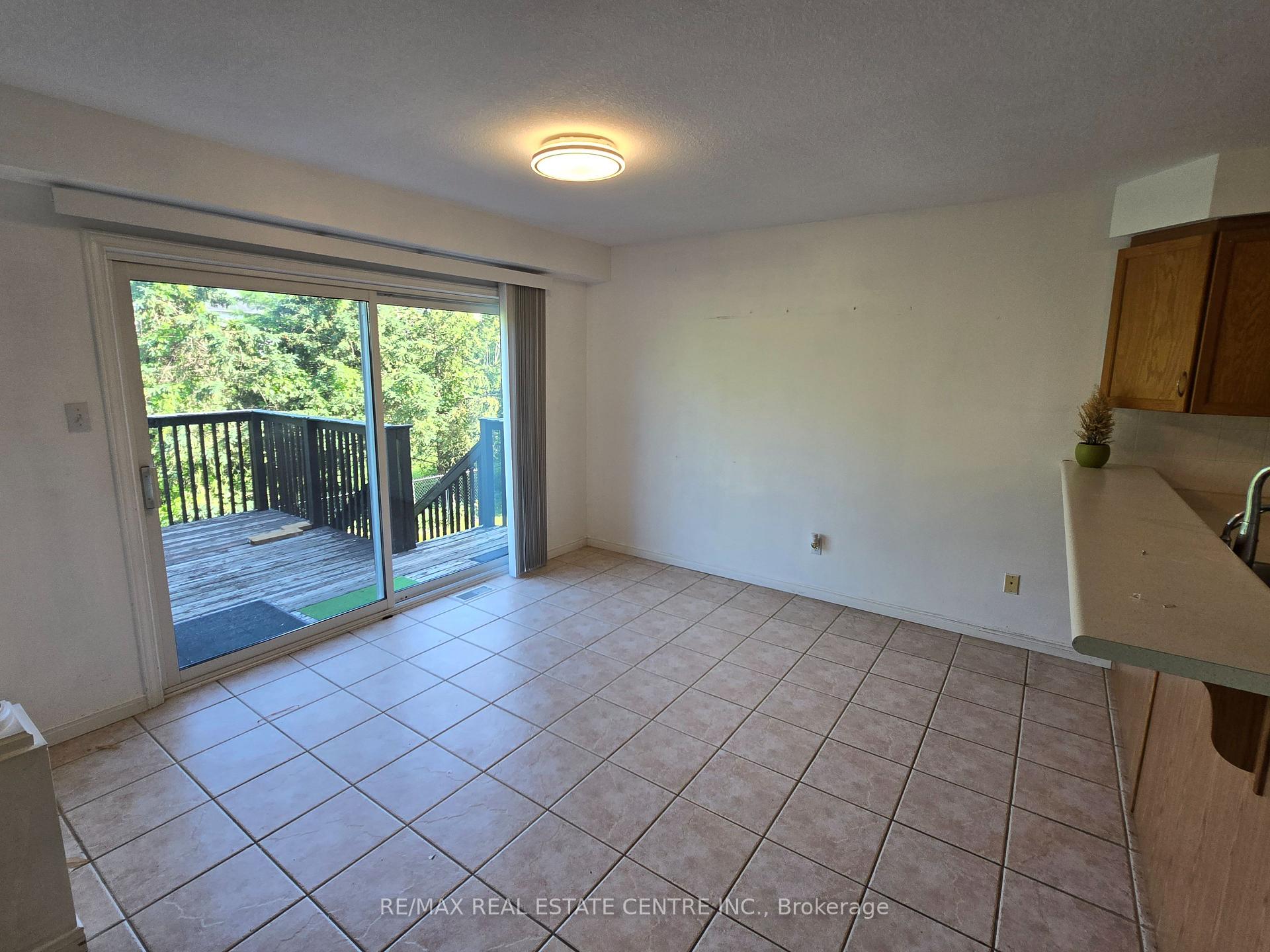 Photo 5 of 84 Marsh Crescent, Guelph, Pineridge/Westminster Woods — HOMEH