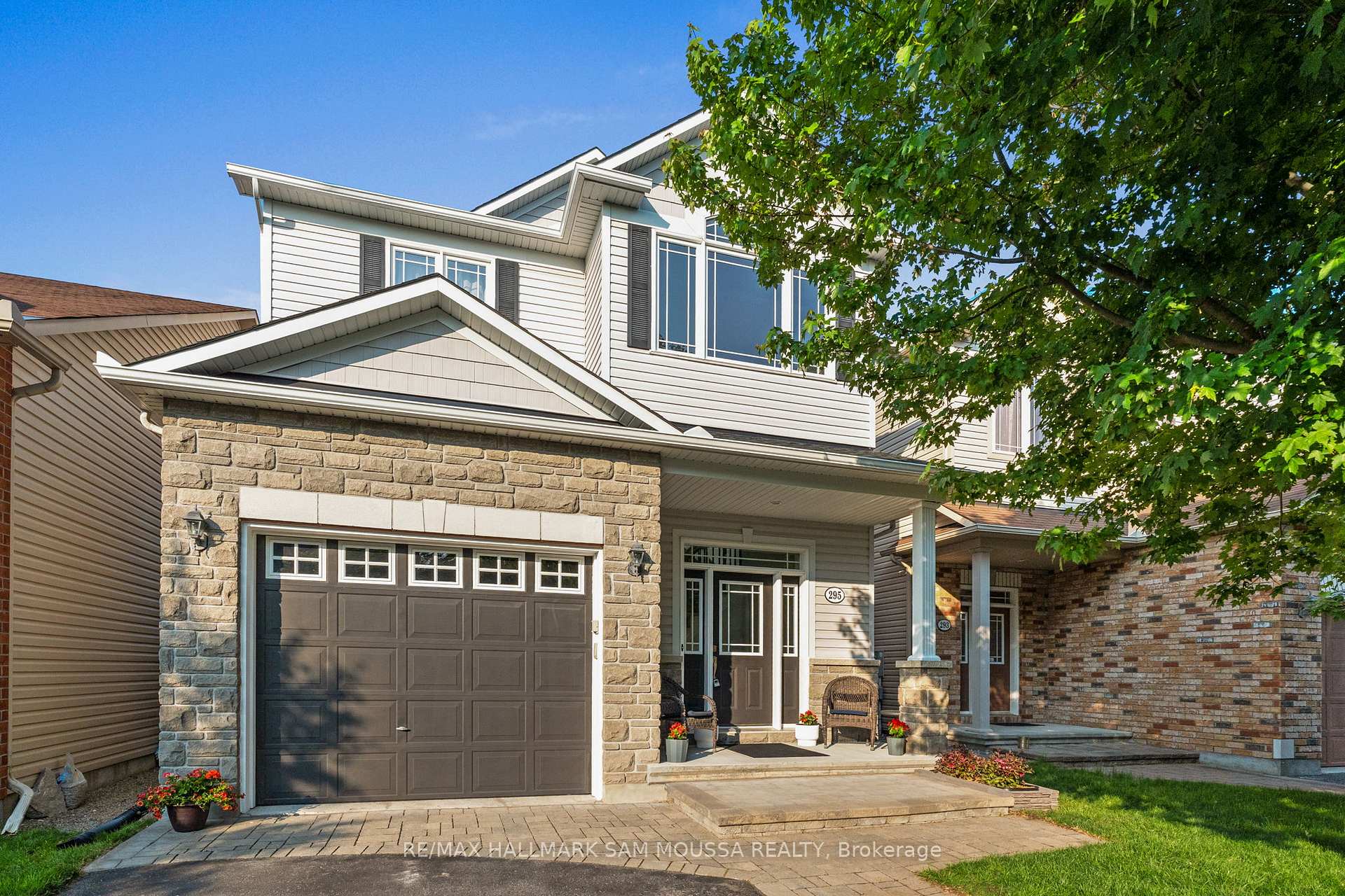 Front of 295 Harthill Way