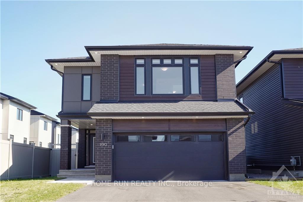 Front of 990 Brian Good Avenue