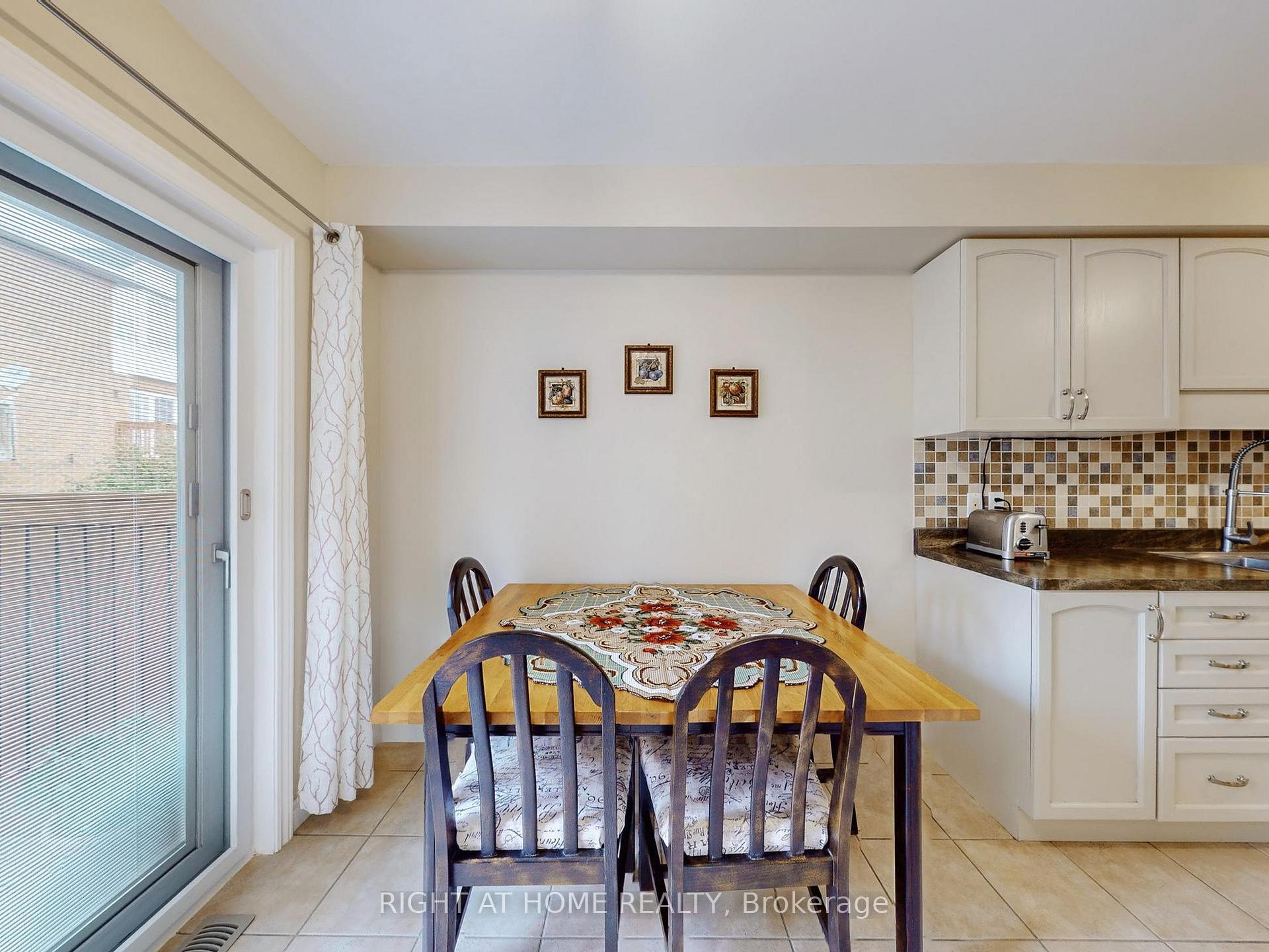 Photo 16 of 124 Peachwood Crescent, Hamilton, Stoney Creek — HOMEH