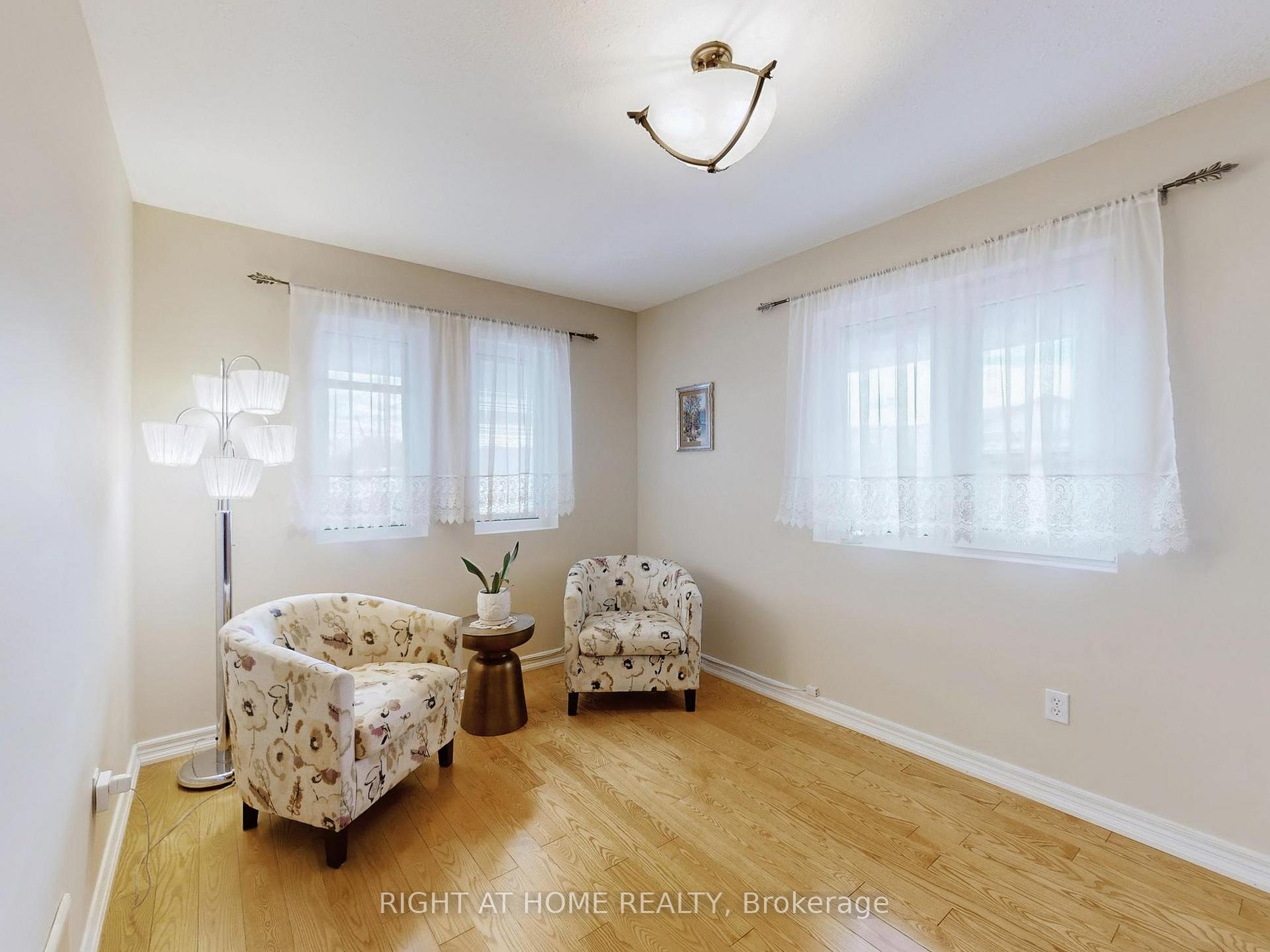 Photo 18 of 124 Peachwood Crescent, Hamilton, Stoney Creek — HOMEH