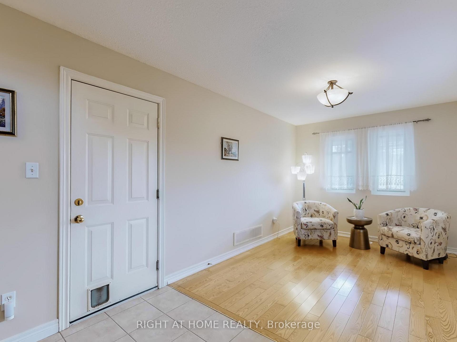 Photo 19 of 124 Peachwood Crescent, Hamilton, Stoney Creek — HOMEH