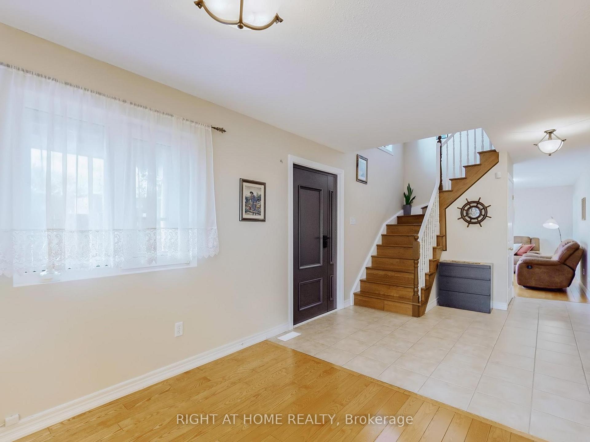 Photo 20 of 124 Peachwood Crescent, Hamilton, Stoney Creek — HOMEH