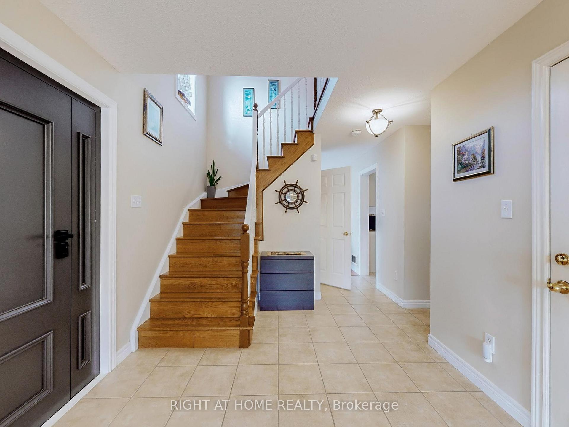 Photo 21 of 124 Peachwood Crescent, Hamilton, Stoney Creek — HOMEH