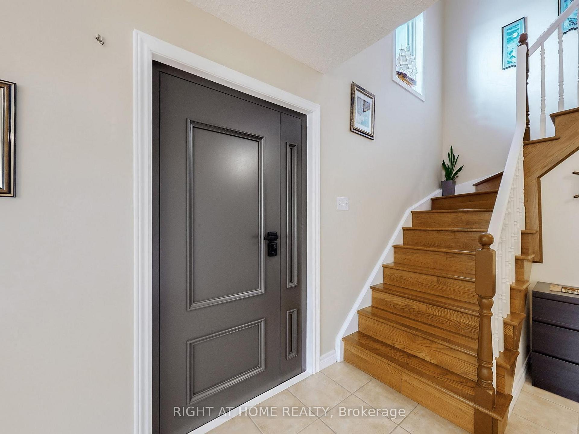Photo 22 of 124 Peachwood Crescent, Hamilton, Stoney Creek — HOMEH