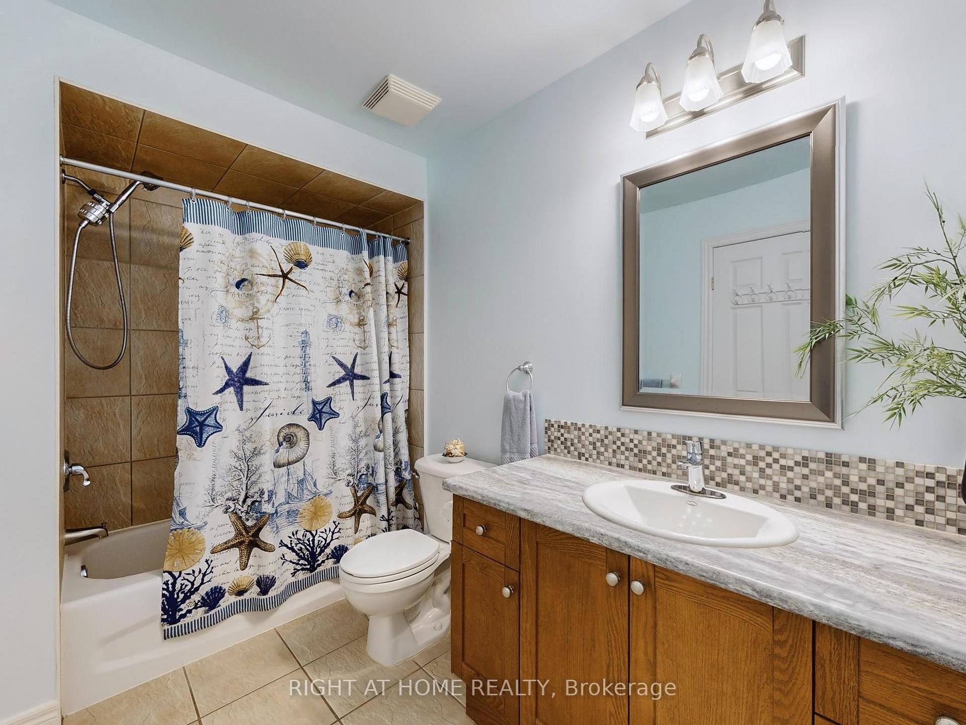 Photo 33 of 124 Peachwood Crescent, Hamilton, Stoney Creek — HOMEH