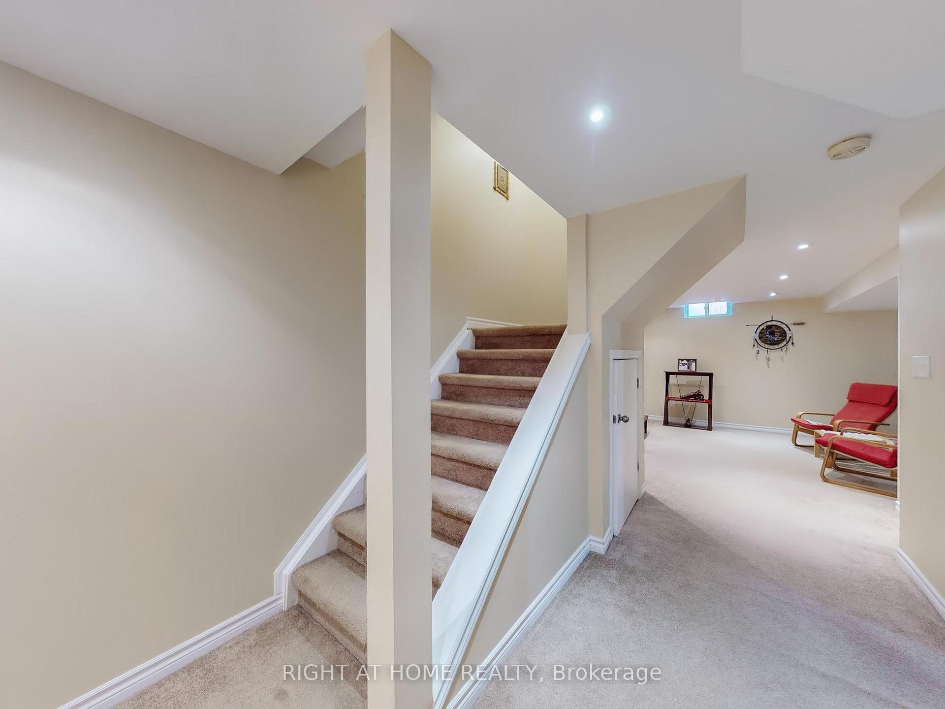 Photo 35 of 124 Peachwood Crescent, Hamilton, Stoney Creek — HOMEH