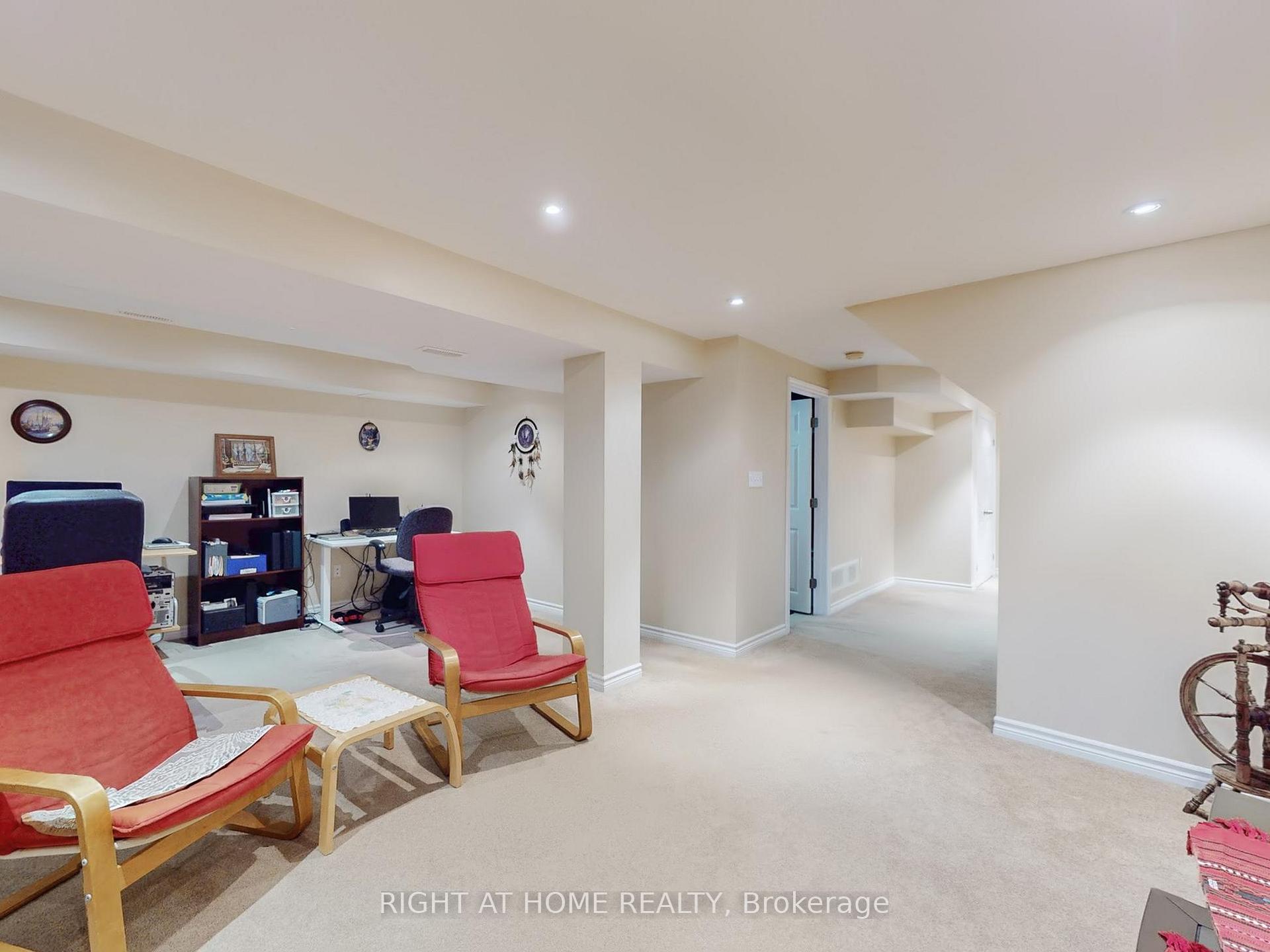 Photo 39 of 124 Peachwood Crescent, Hamilton, Stoney Creek — HOMEH