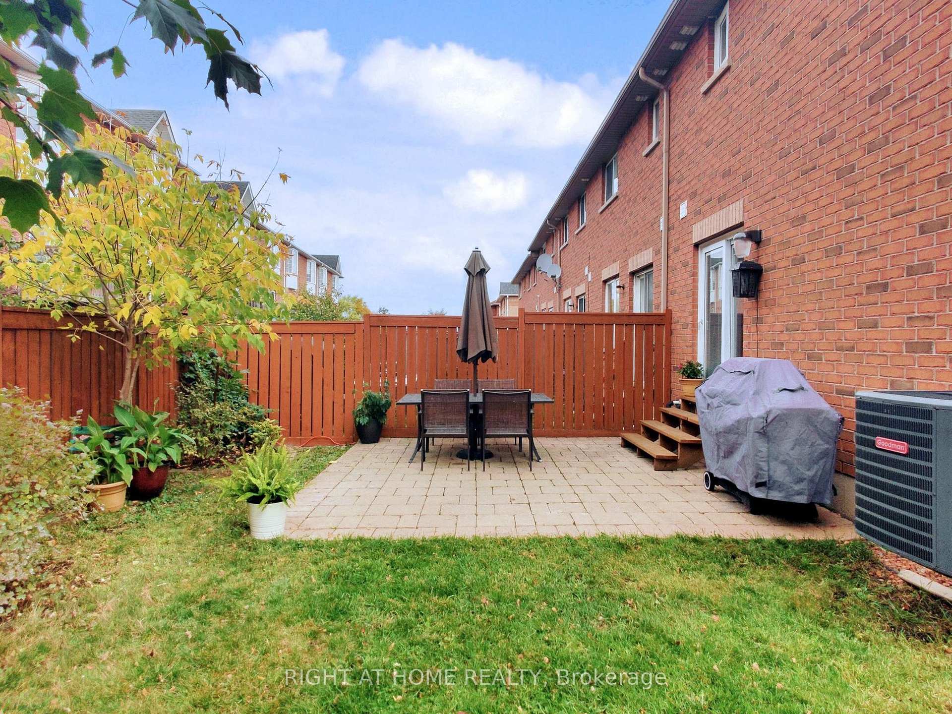 Photo 43 of 124 Peachwood Crescent, Hamilton, Stoney Creek — HOMEH