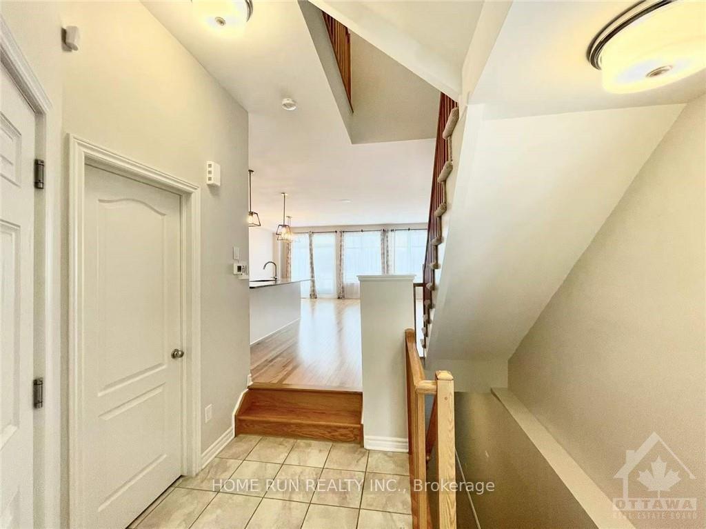 Photo 2 of 528 Jackdaw Avenue, Ottawa, Barrhaven - Half Moon Bay — HOMEH