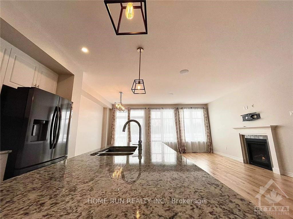 Photo 9 of 528 Jackdaw Avenue, Ottawa, Barrhaven - Half Moon Bay — HOMEH