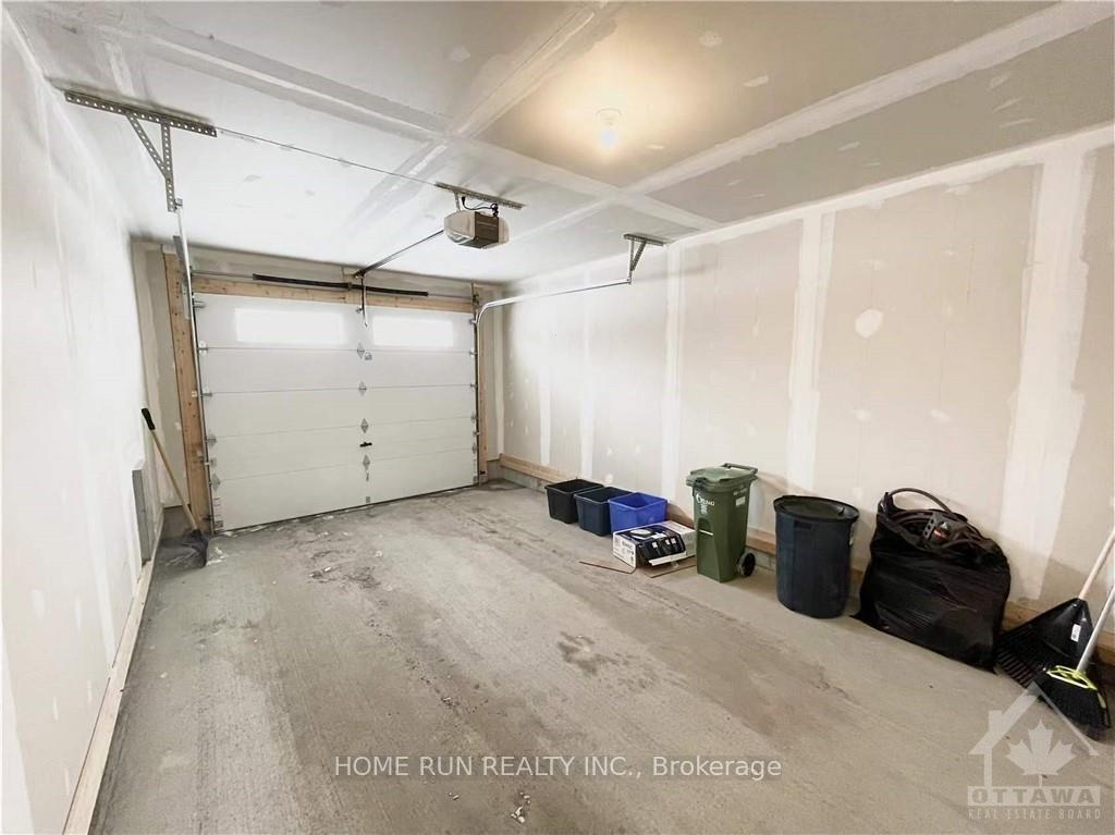 Photo 12 of 528 Jackdaw Avenue, Ottawa, Barrhaven - Half Moon Bay — HOMEH