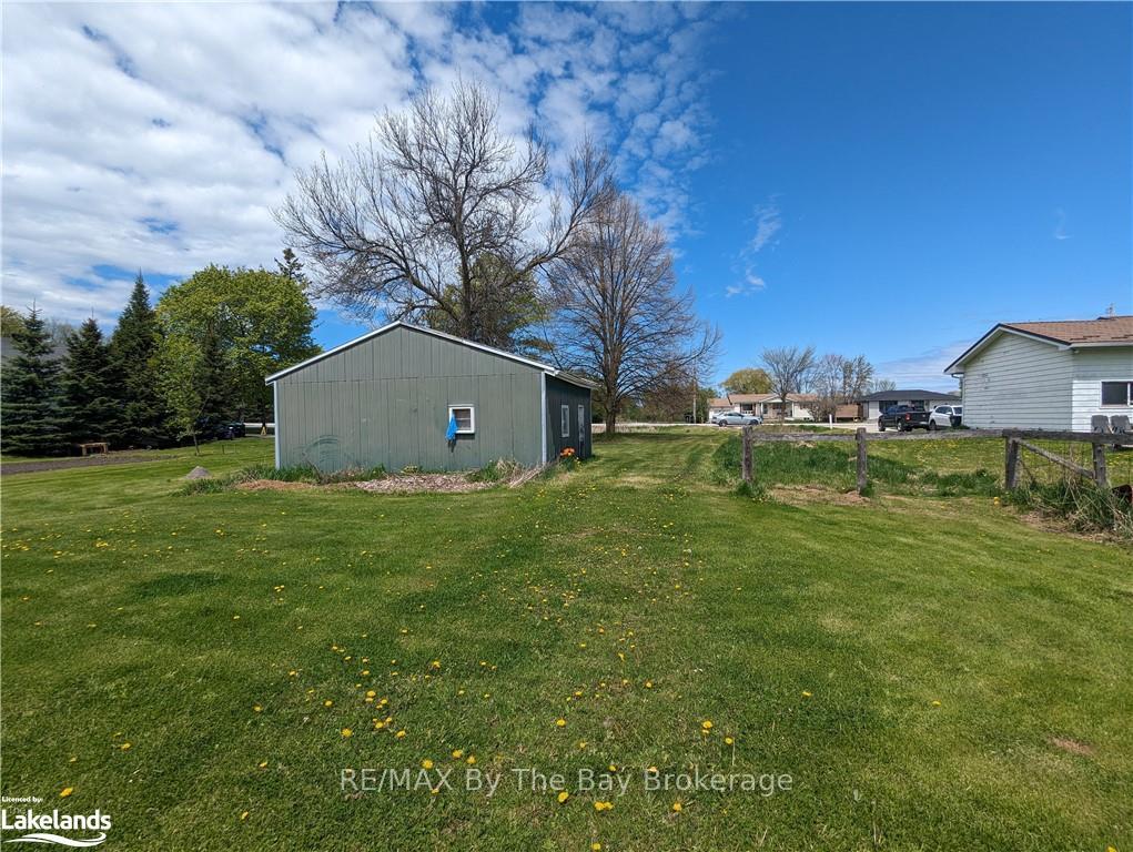 Photo 3 of 7539 County Road 91, Clearview, Stayner — HOMEH
