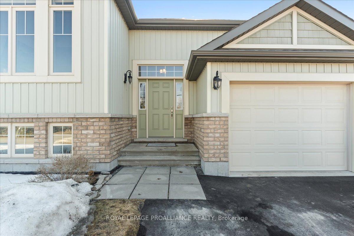 Photo 2 of 334 Cannifton Road N, Belleville, Thurlow Ward — HOMEH