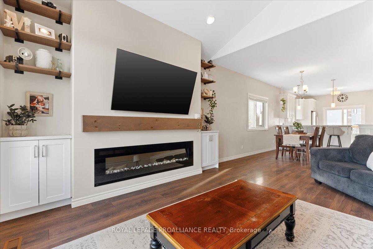 Photo 12 of 334 Cannifton Road N, Belleville, Thurlow Ward — HOMEH