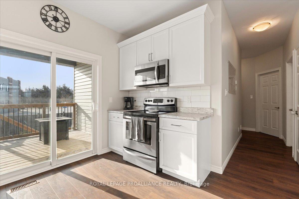 Photo 19 of 334 Cannifton Road N, Belleville, Thurlow Ward — HOMEH