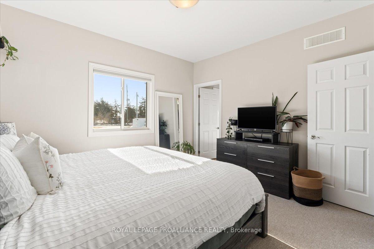 Photo 21 of 334 Cannifton Road N, Belleville, Thurlow Ward — HOMEH