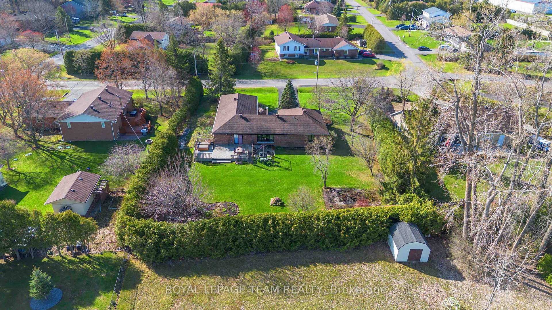 Photo 3 of 1322 Johnston Drive, Ottawa, Greely — HOMEH
