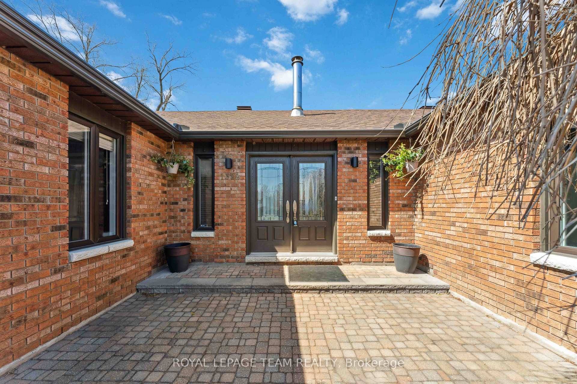 Photo 4 of 1322 Johnston Drive, Ottawa, Greely — HOMEH