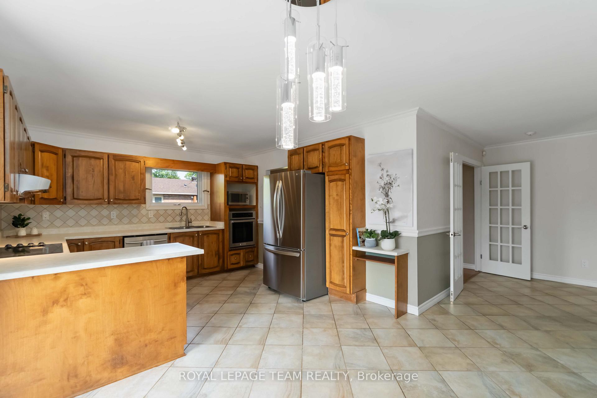 Photo 6 of 1322 Johnston Drive, Ottawa, Greely — HOMEH