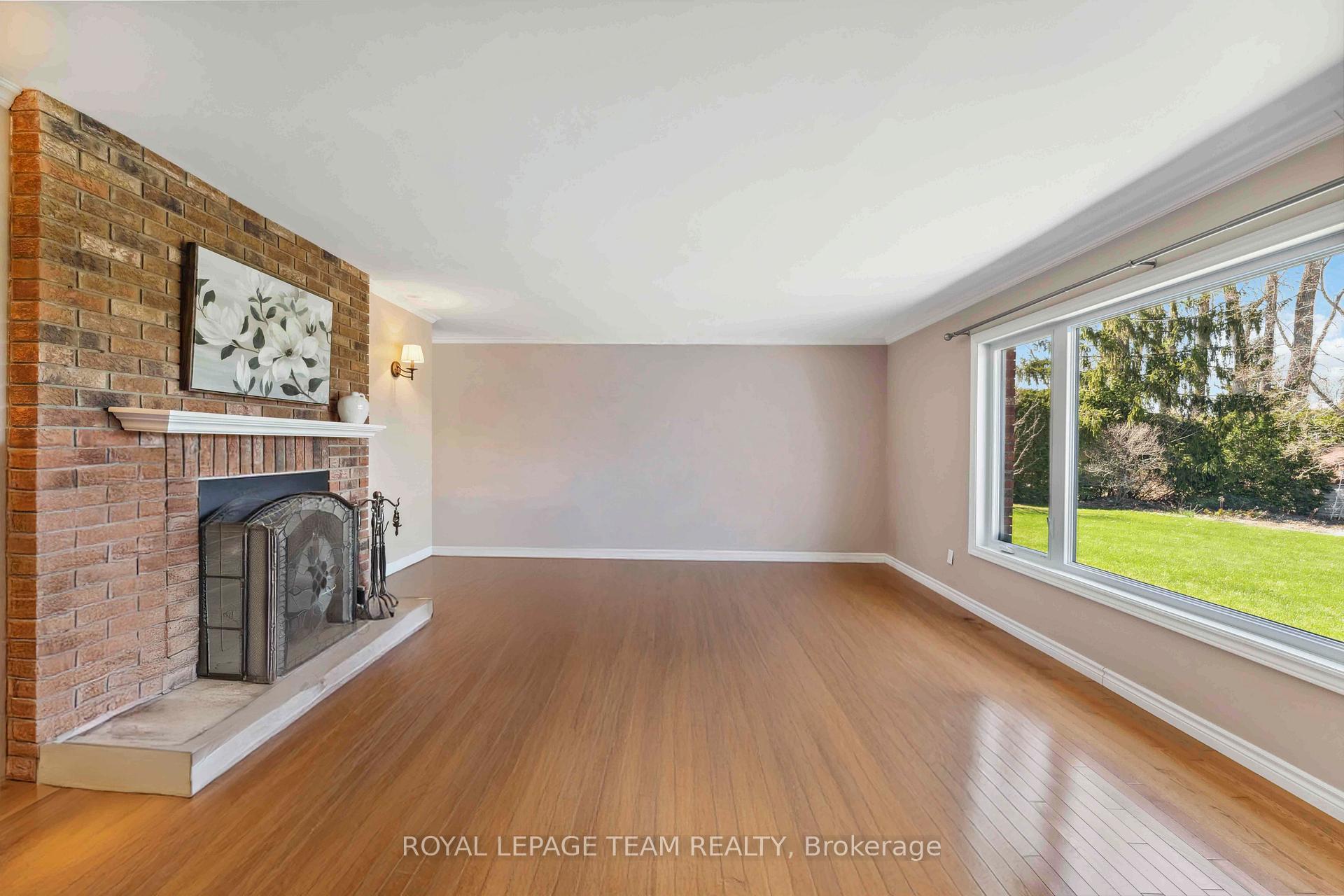 Photo 10 of 1322 Johnston Drive, Ottawa, Greely — HOMEH