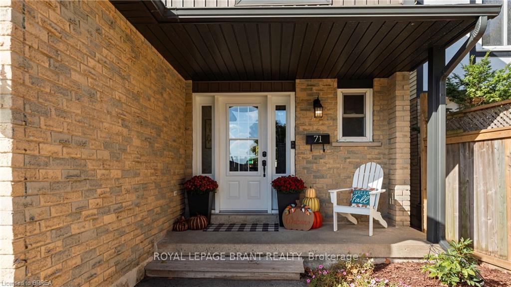 Photo 2 of 71 Garden Crescent, Brant, Paris — HOMEH