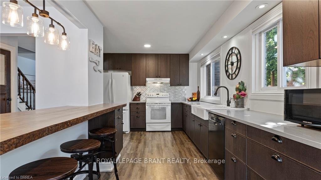 Photo 5 of 71 Garden Crescent, Brant, Paris — HOMEH