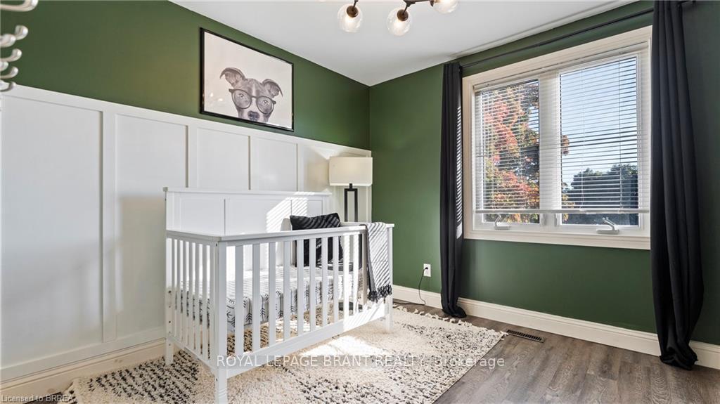 Photo 11 of 71 Garden Crescent, Brant, Paris — HOMEH