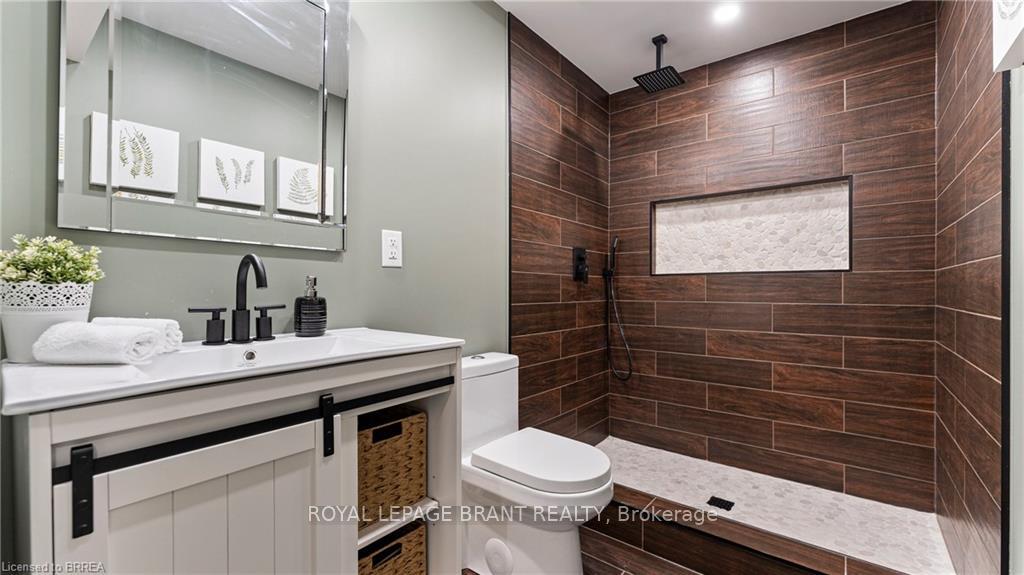 Photo 13 of 71 Garden Crescent, Brant, Paris — HOMEH