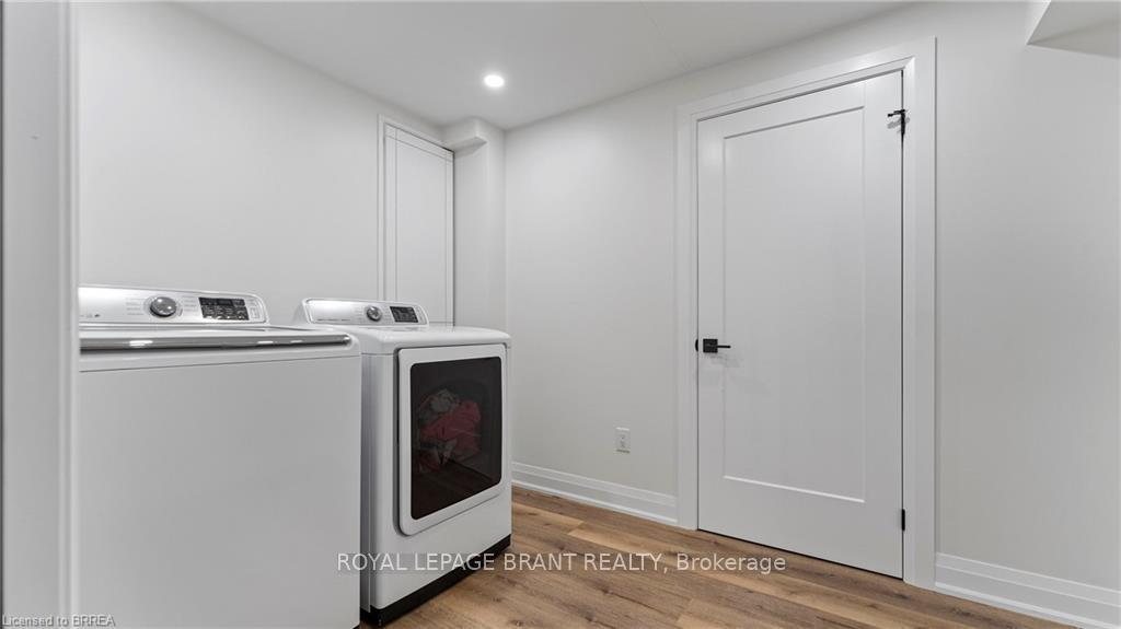 Photo 18 of 71 Garden Crescent, Brant, Paris — HOMEH