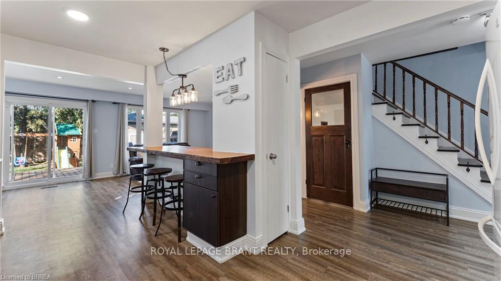 Photo 19 of 71 Garden Crescent, Brant, Paris — HOMEH