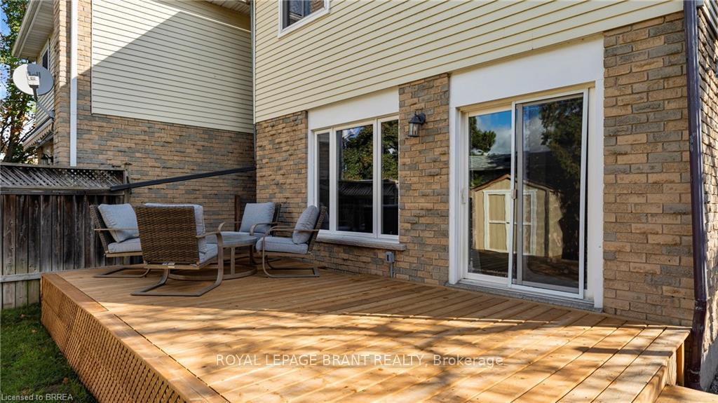 Photo 25 of 71 Garden Crescent, Brant, Paris — HOMEH