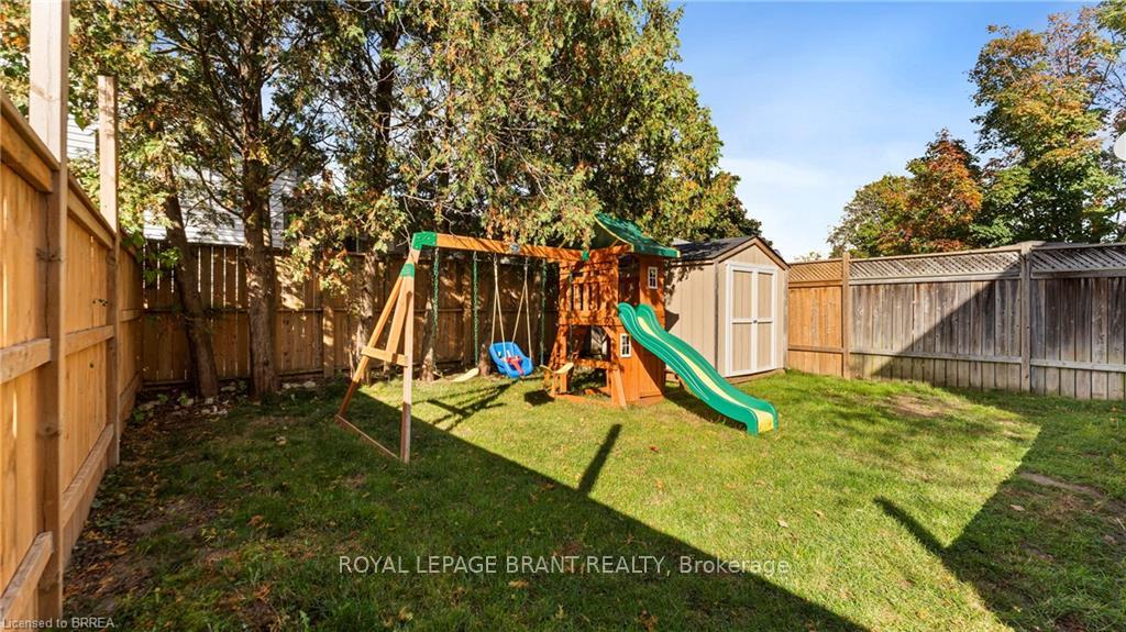 Photo 27 of 71 Garden Crescent, Brant, Paris — HOMEH