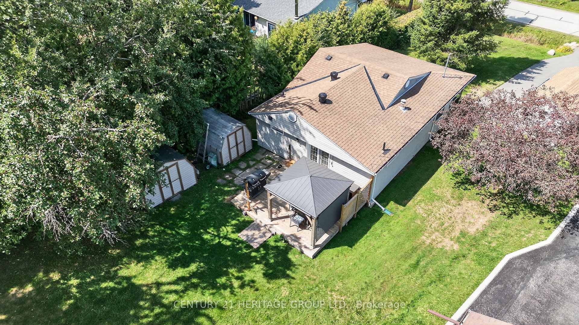 Photo 23 of 67 Dorothy Avenue, Georgina, Sutton & Jackson's Point — HOMEH