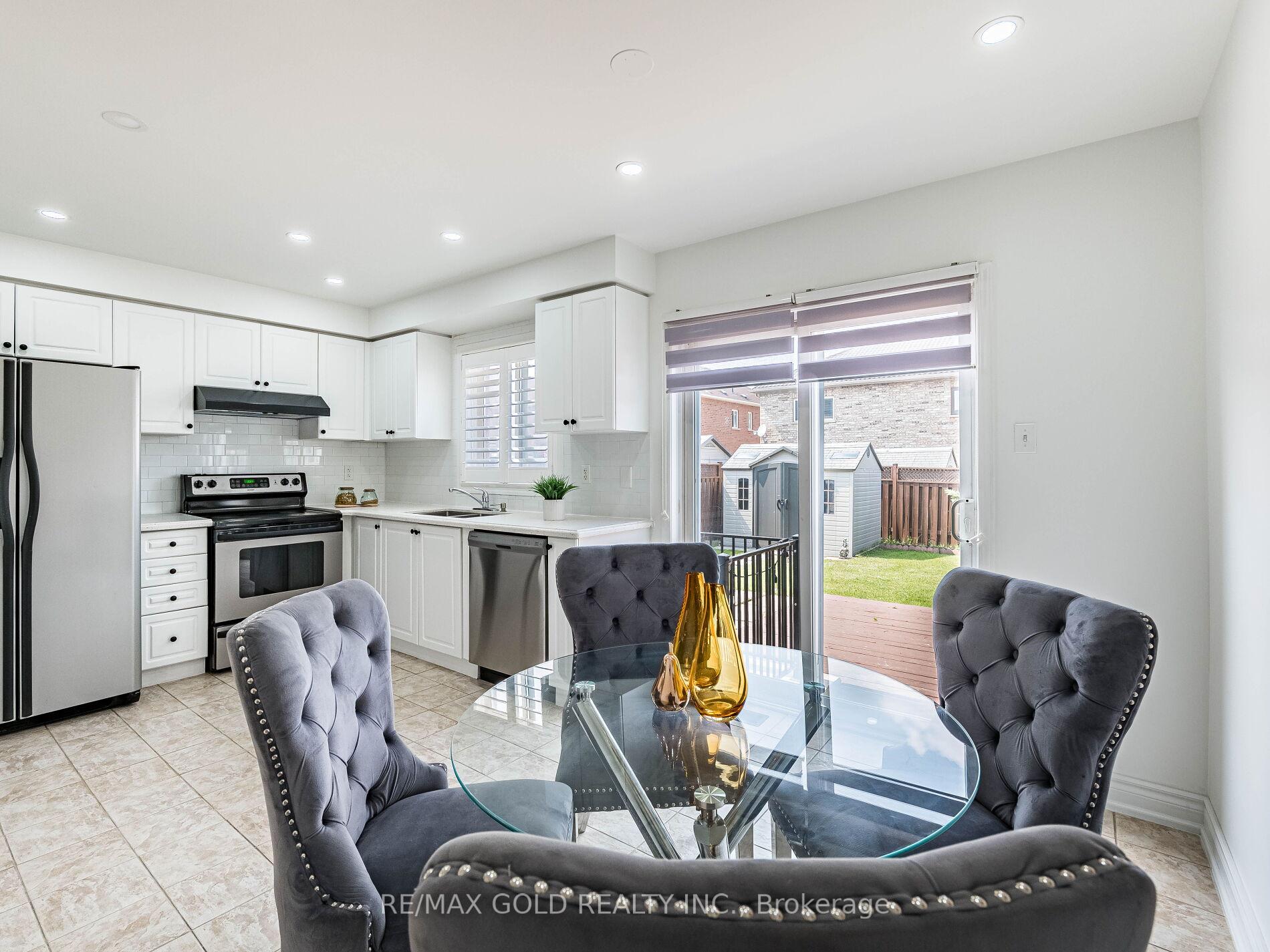 Photo 4 of 151 Albright Road, Brampton, Fletcher's Creek Village — HOMEH
