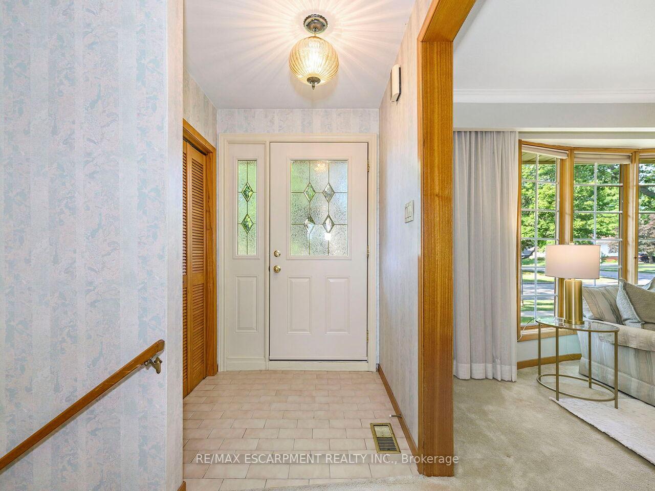 Photo 5 of 289 Cheltenham Road, Burlington, Appleby — HOMEH