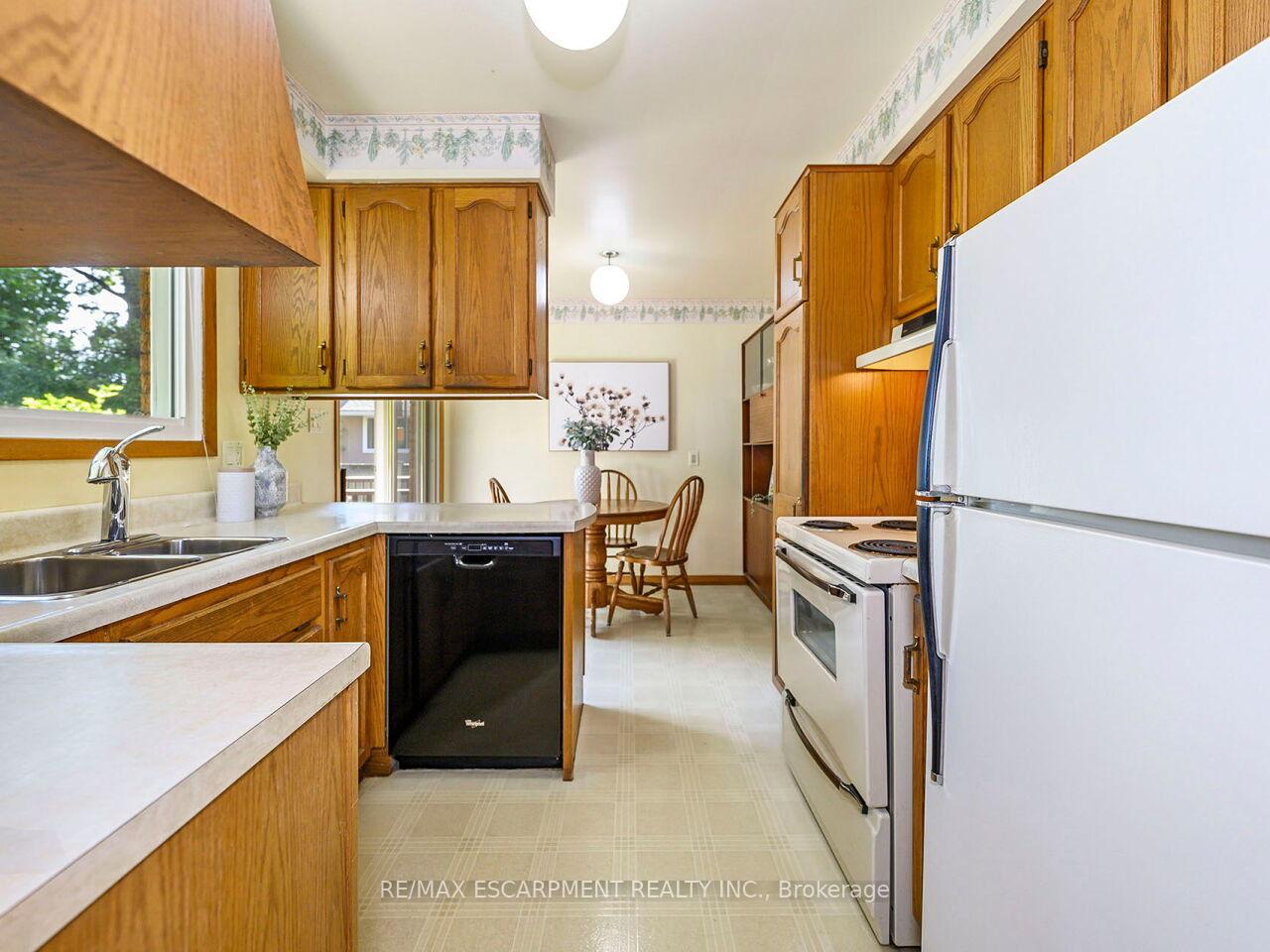 Photo 15 of 289 Cheltenham Road, Burlington, Appleby — HOMEH