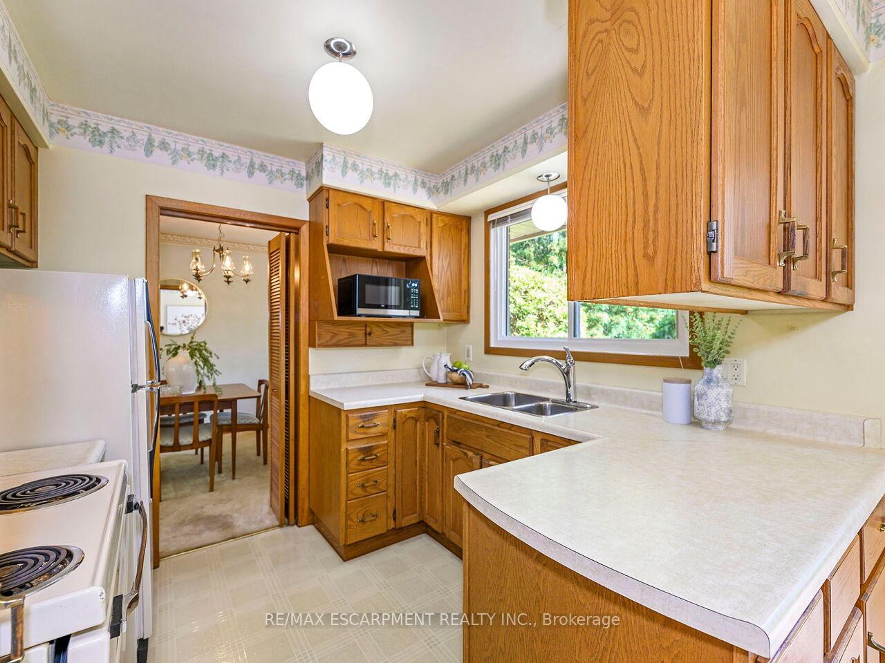 Photo 16 of 289 Cheltenham Road, Burlington, Appleby — HOMEH