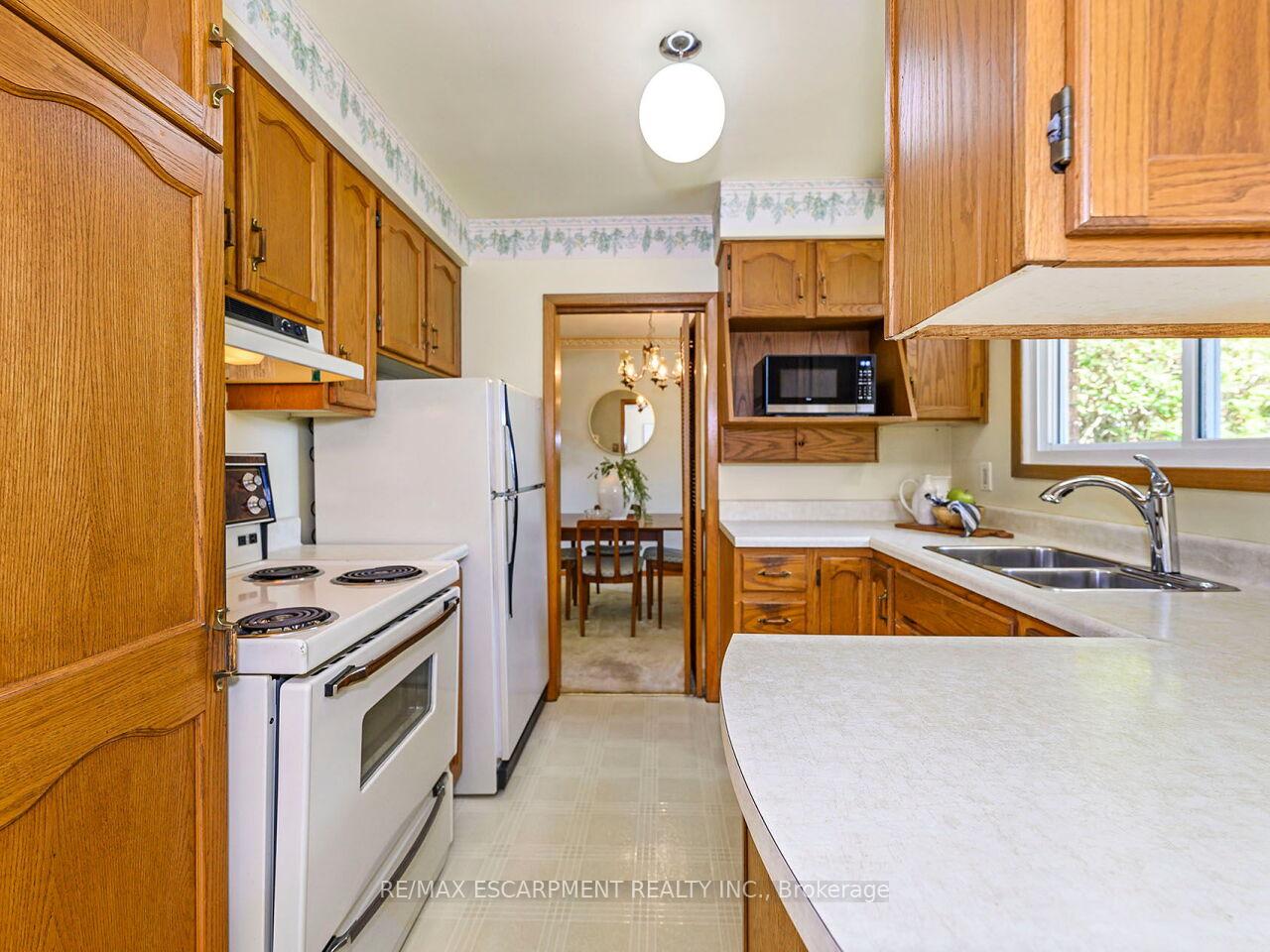 Photo 17 of 289 Cheltenham Road, Burlington, Appleby — HOMEH