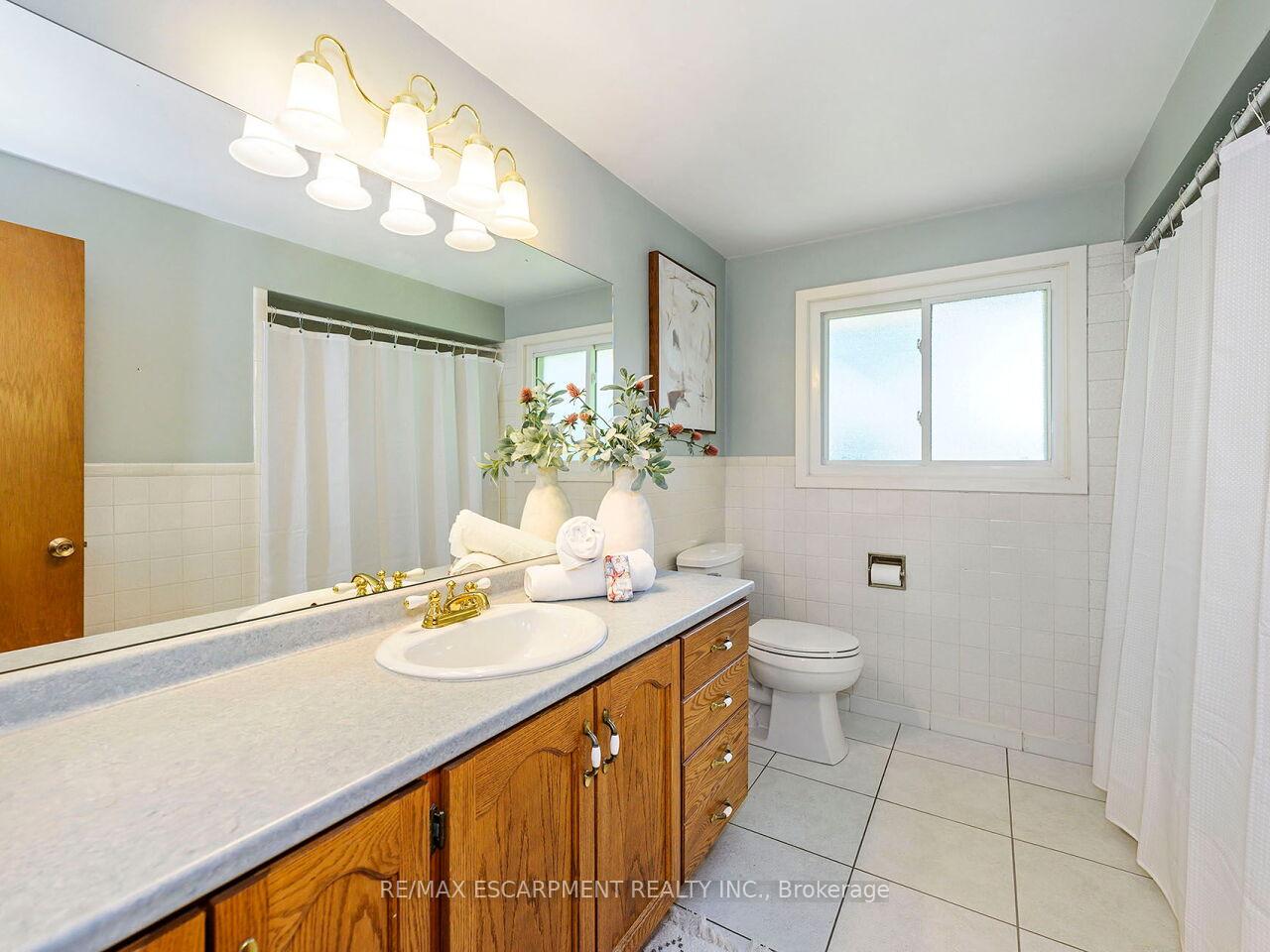 Photo 27 of 289 Cheltenham Road, Burlington, Appleby — HOMEH
