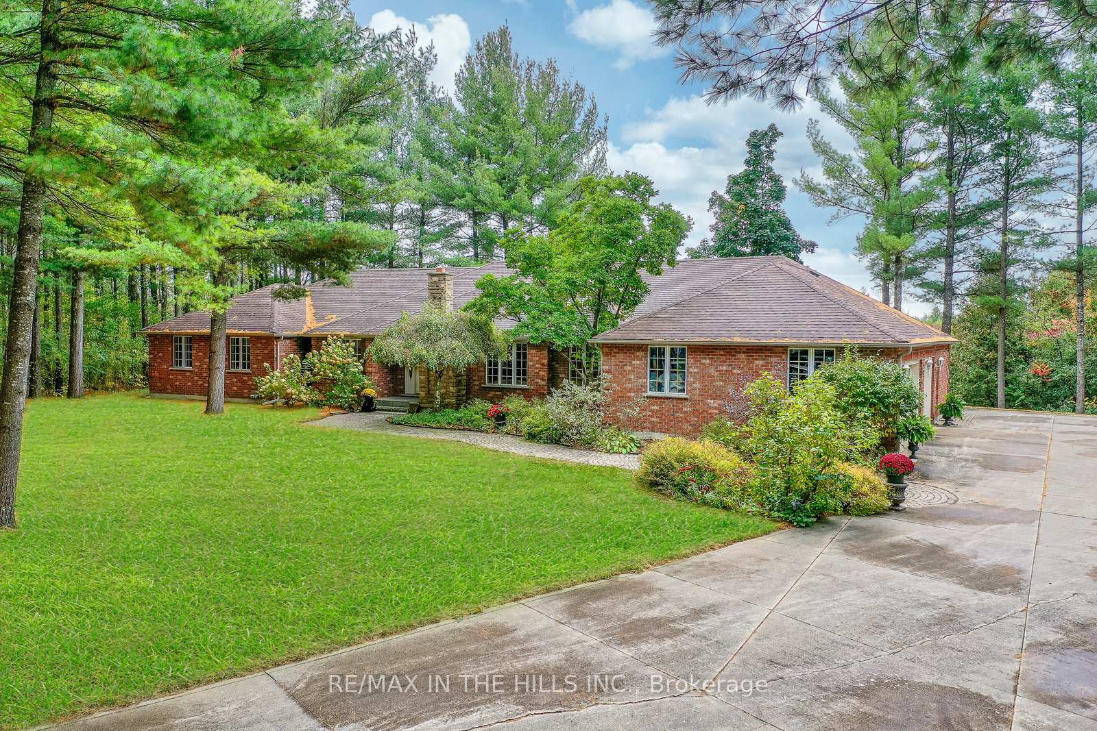Front of 41 Pine Ridge Road