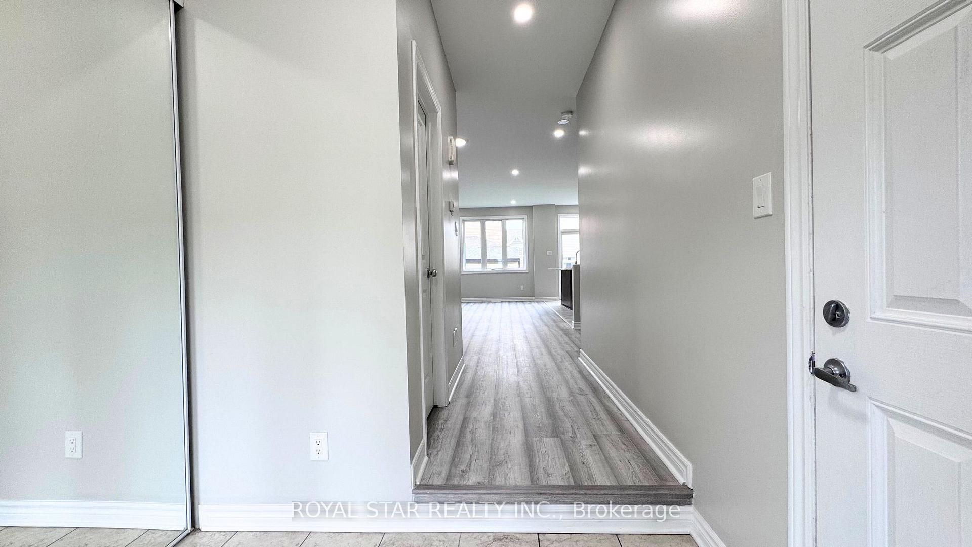 Photo 5 of 882 Kilbirnie Drive, Ottawa, Barrhaven - Half Moon Bay — HOMEH