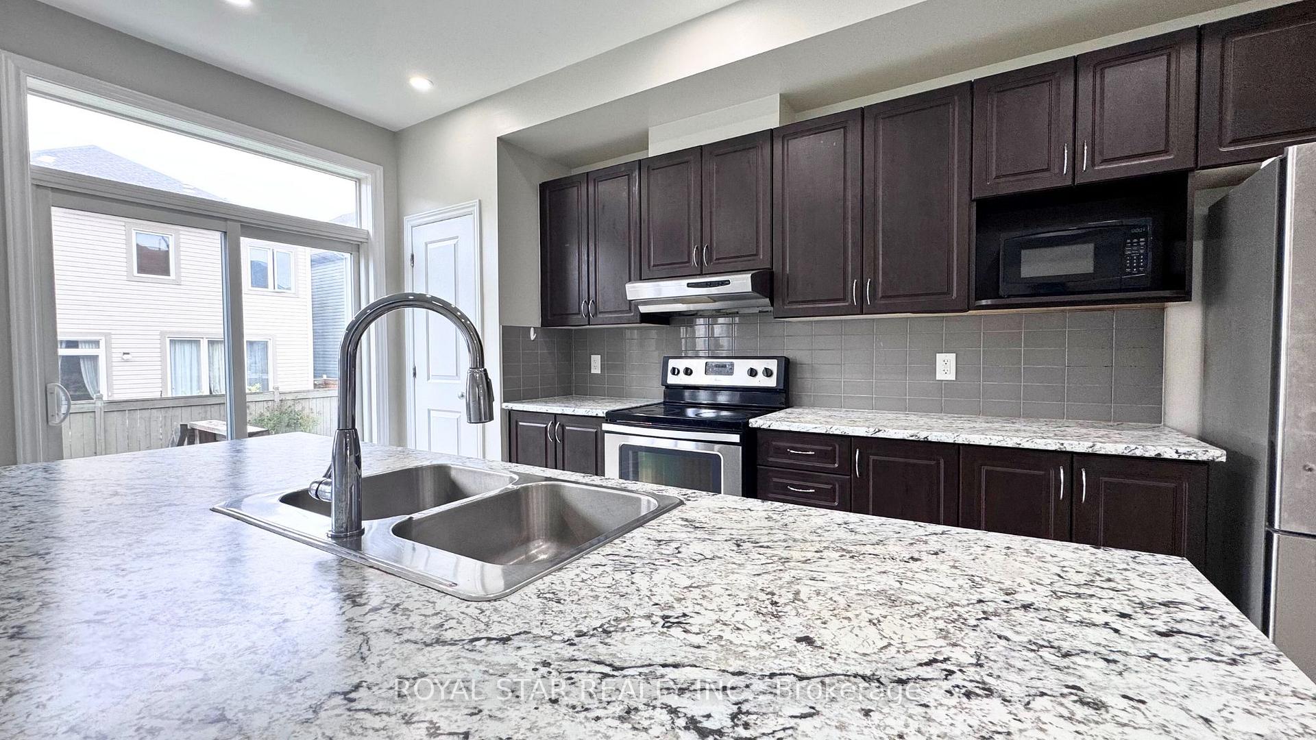 Photo 9 of 882 Kilbirnie Drive, Ottawa, Barrhaven - Half Moon Bay — HOMEH