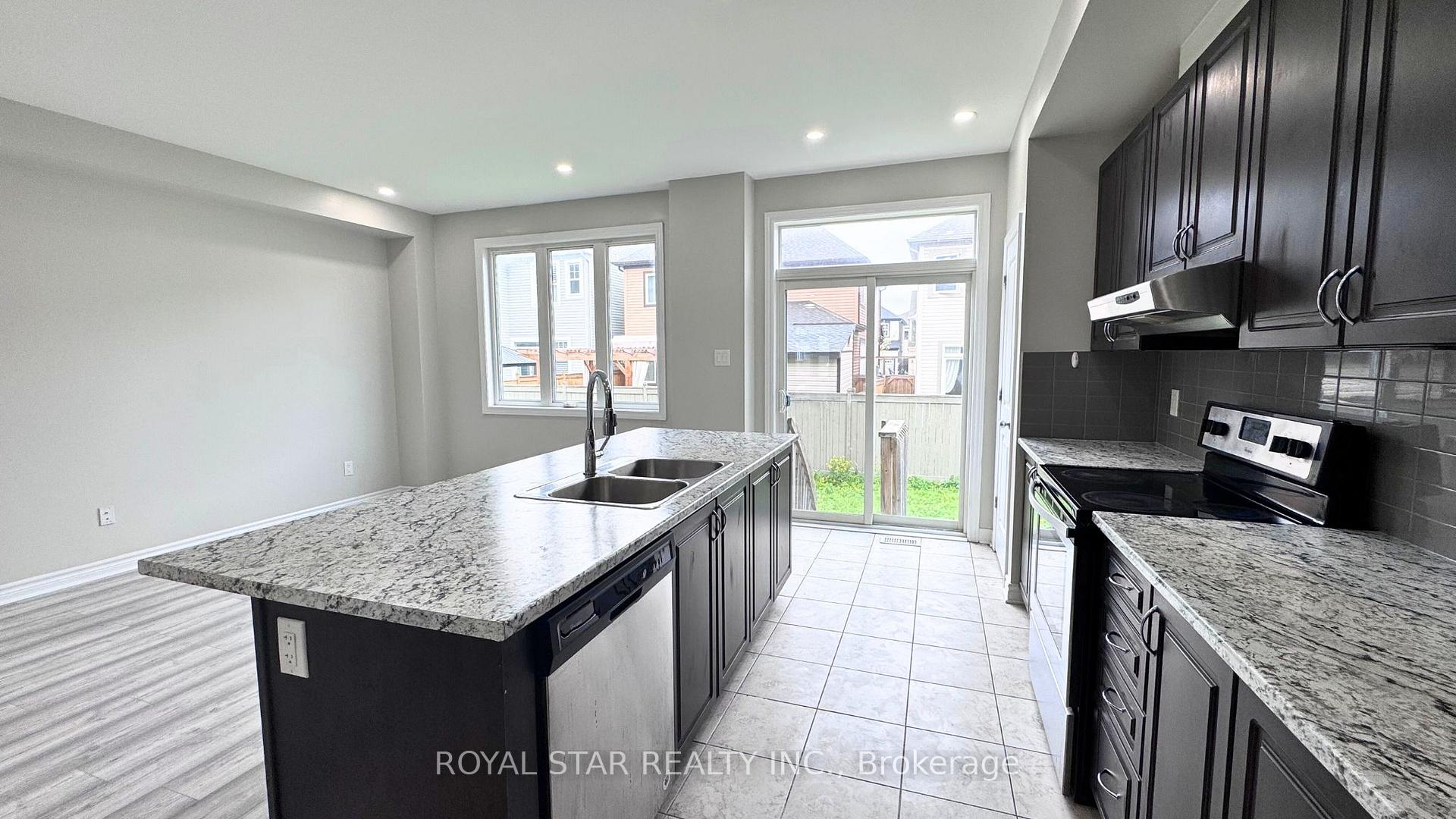 Photo 10 of 882 Kilbirnie Drive, Ottawa, Barrhaven - Half Moon Bay — HOMEH