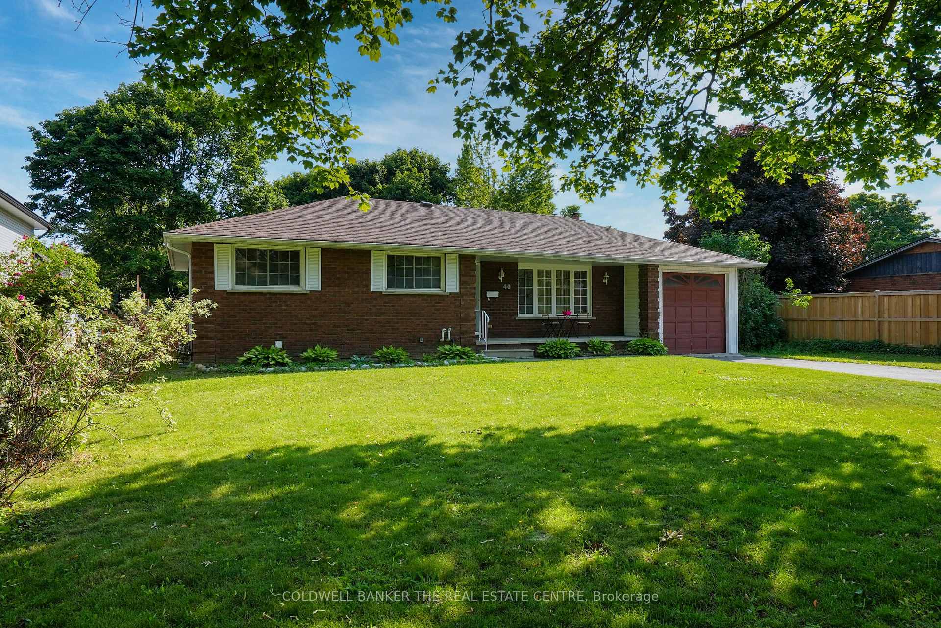 Photo 2 of 40 Springhome Road, Barrie, Allandale Heights — HOMEH
