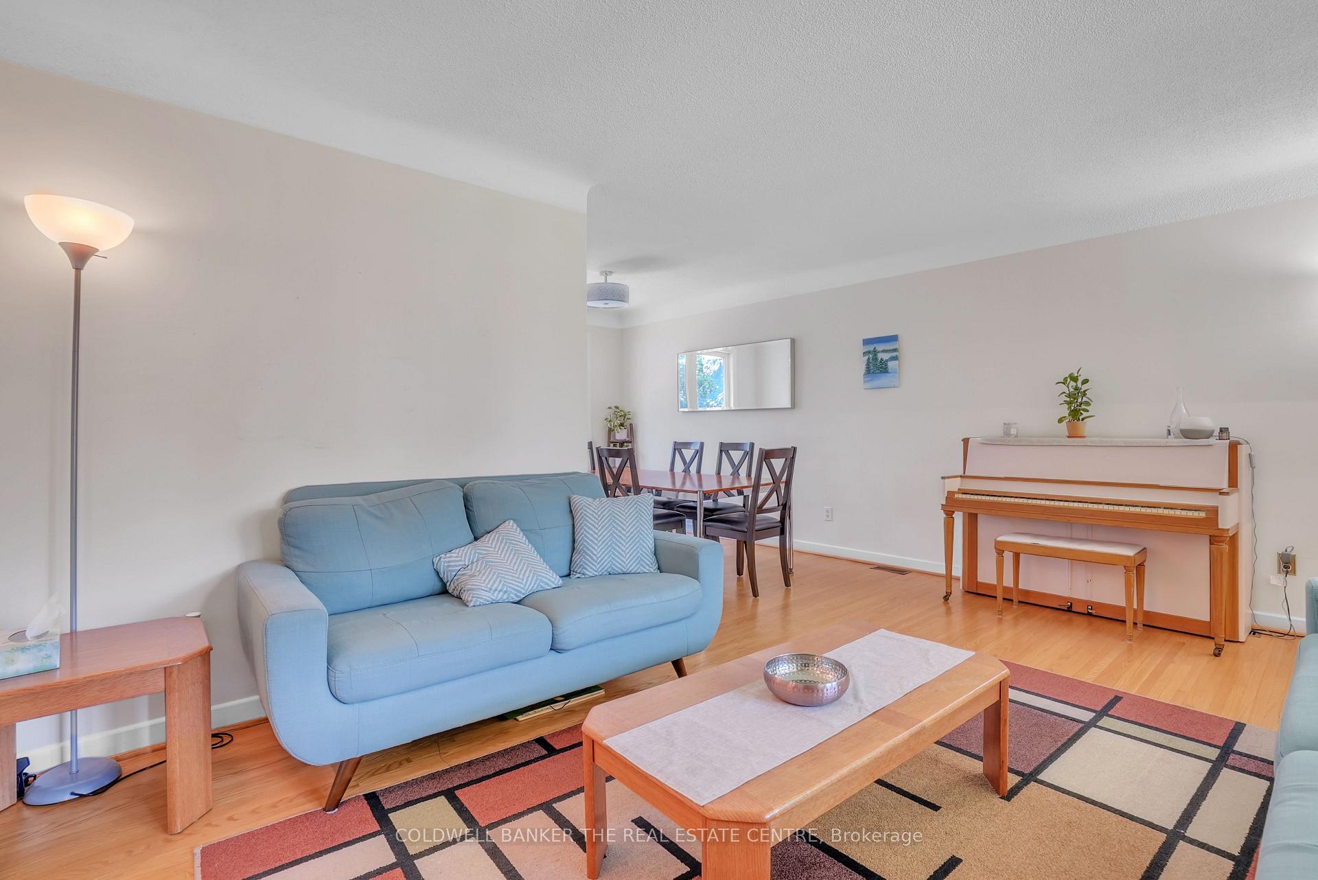 Photo 9 of 40 Springhome Road, Barrie, Allandale Heights — HOMEH