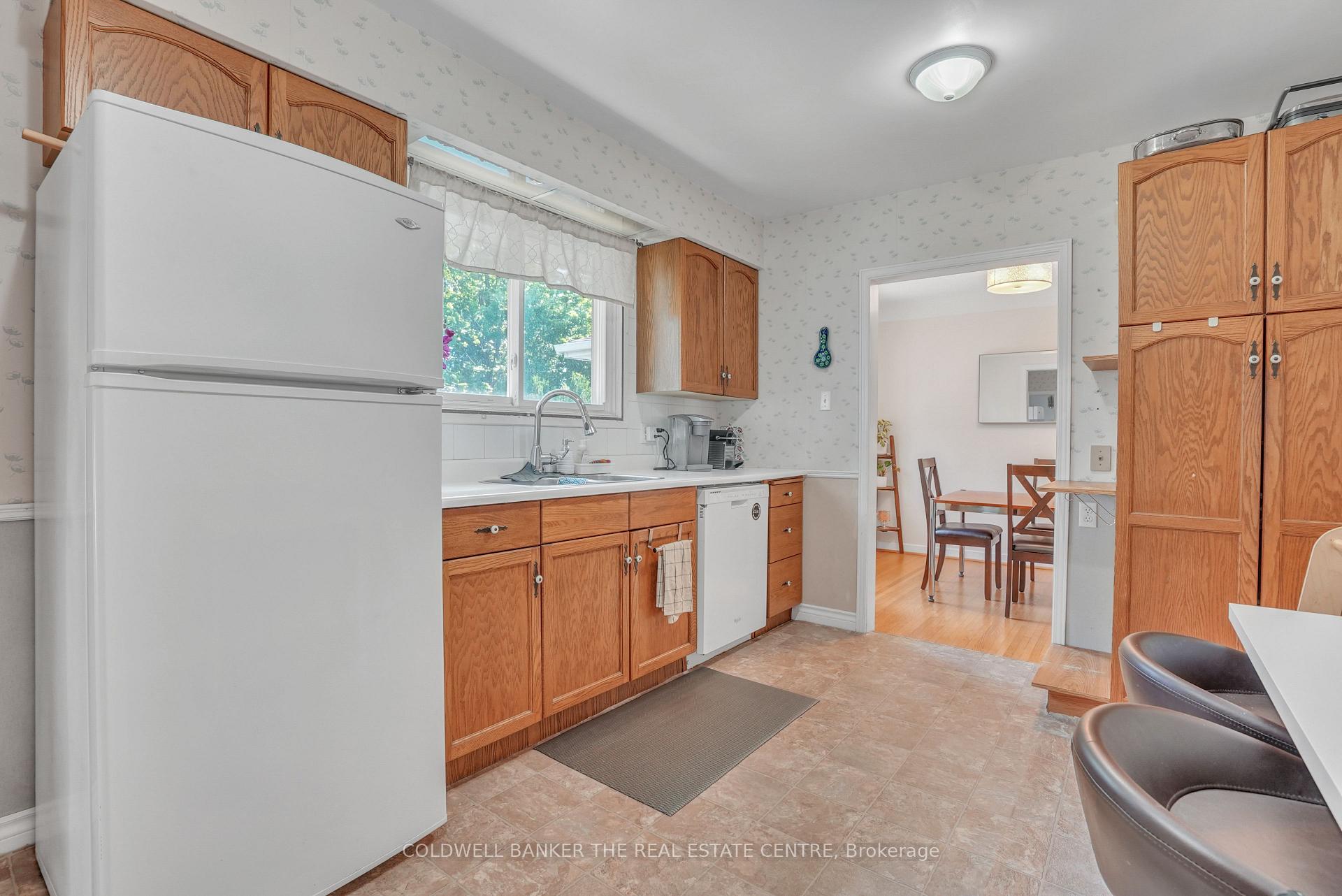 Photo 13 of 40 Springhome Road, Barrie, Allandale Heights — HOMEH